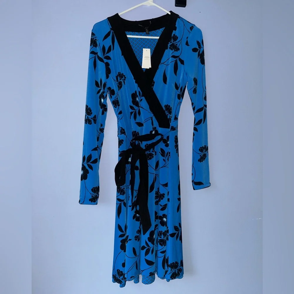 WHBM Floral Faux Wrap Dress Size 8 Reversible Jersey Knit Long Sleeve V neck - Picture 2 of 5